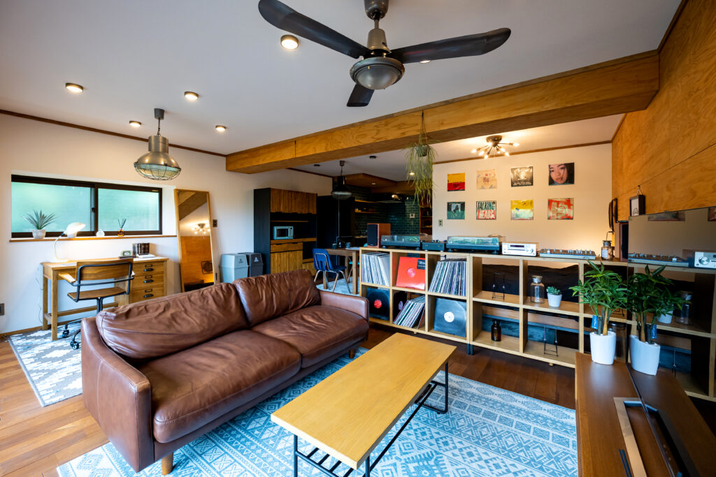 ヒノキとアメリカンヴィンテージが、同じ部屋にある。｜中古マンションフルリノベーション 群馬県高崎市